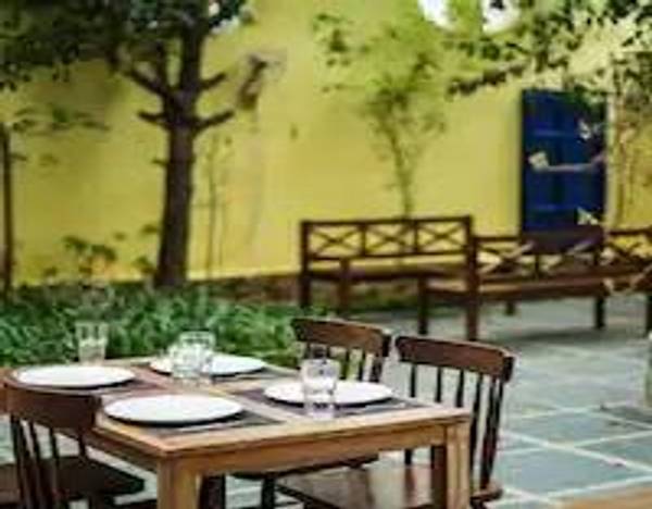 Autumn Leaf Café