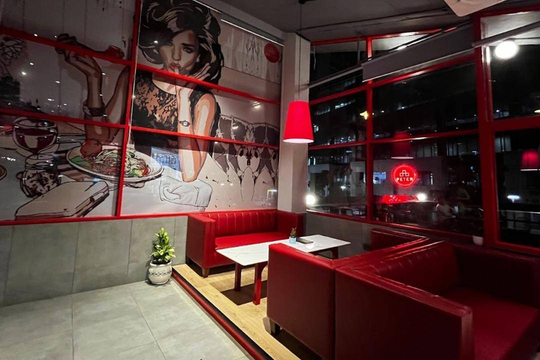 Best Street Food & Cafés in Pune – trendy café ambiance and coffee at Café Peter