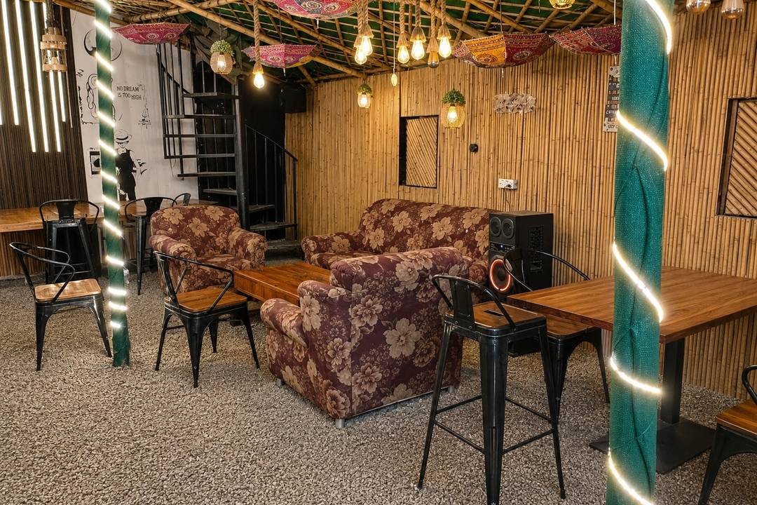 cafe Cafe X 24 In Pandav Nagar, Delhi | Reserve Your Table Now